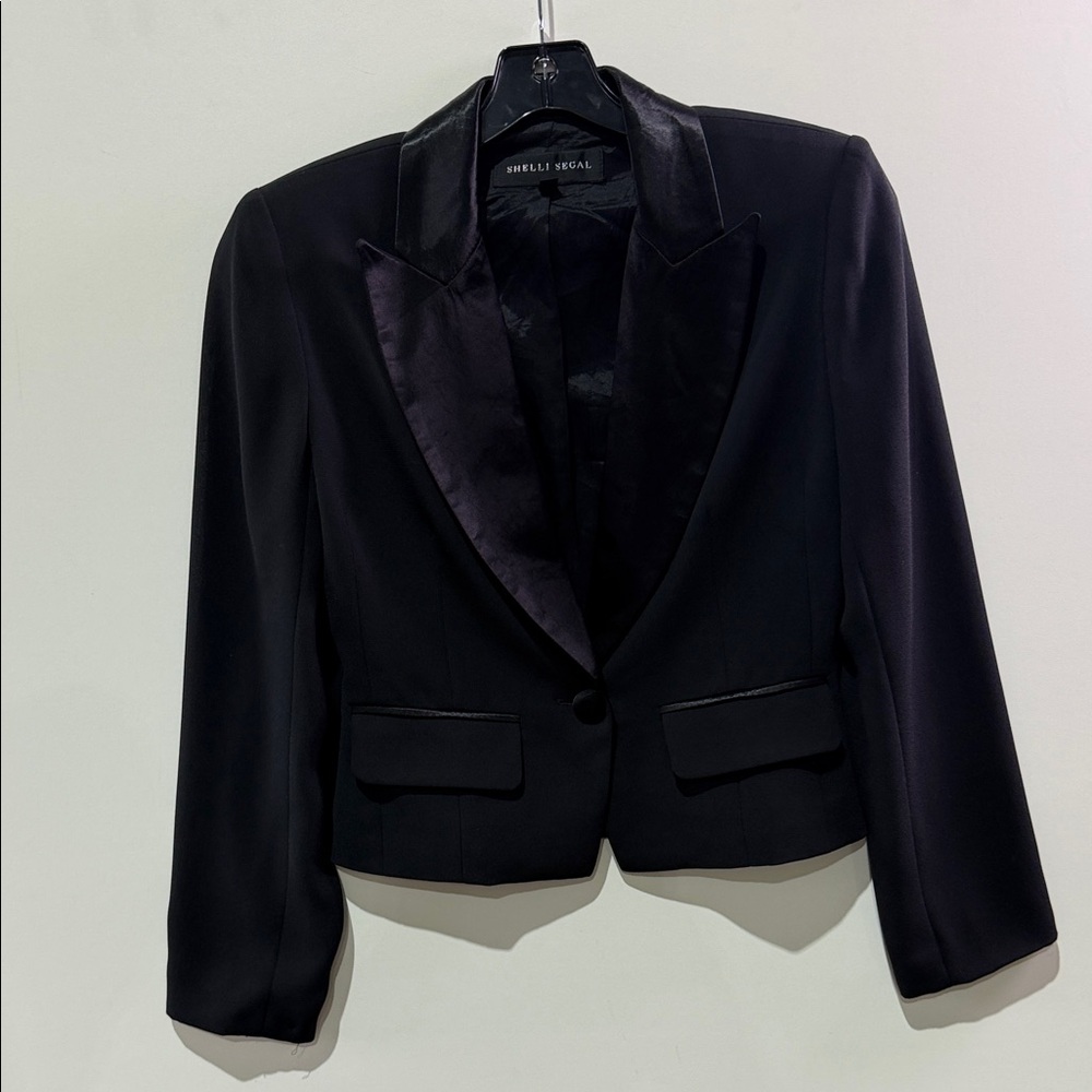Tuxedo Sleek Black Women's Blazer by Shelli Segal size 2